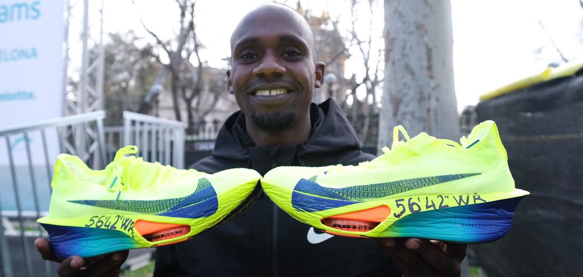 L'« arme secrète » de Kiplimo : comment il a marqué l'histoire avec les Nike Alphafly 3 lors de l'eDreams Mitja Marató Barcelona 2025