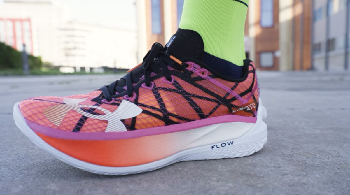 Avec quels modèles pouvons-nous comparer les Under Armour Velociti Elite 2 ?