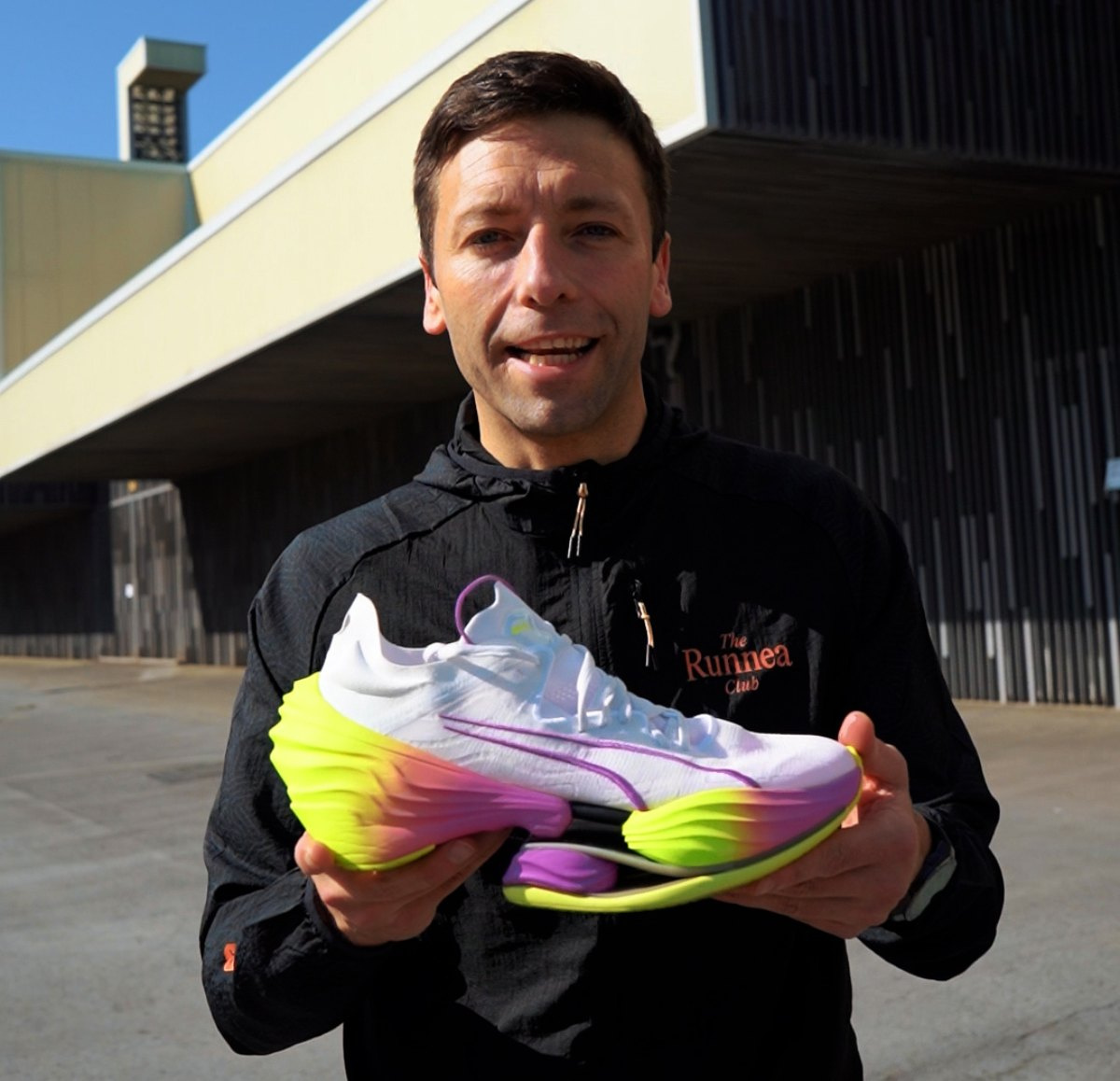 Hemos probado estas zapatillas con triple placa de carbono y no te vas a creer la mejora que hemos conseguido en solo 80 metros