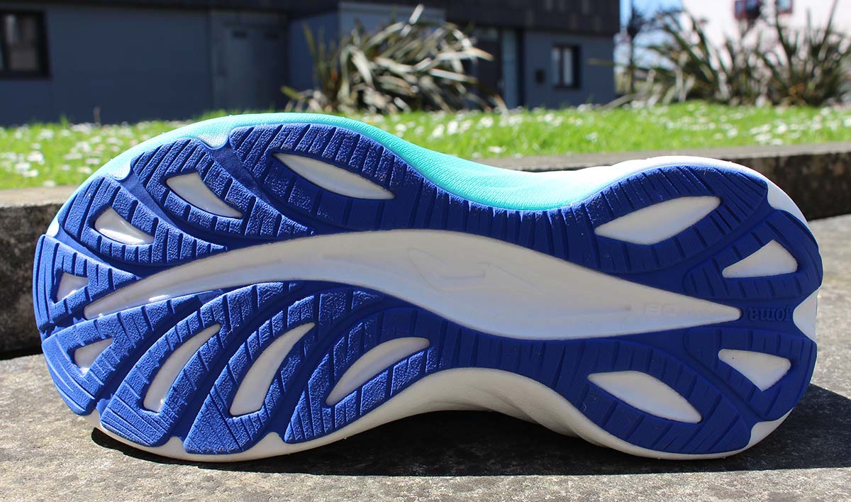 esh com acabado em Jacquard personalizado na JOMA R6000