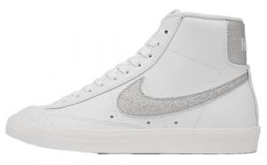 Nike Blazer Mid '77 Essential Woman